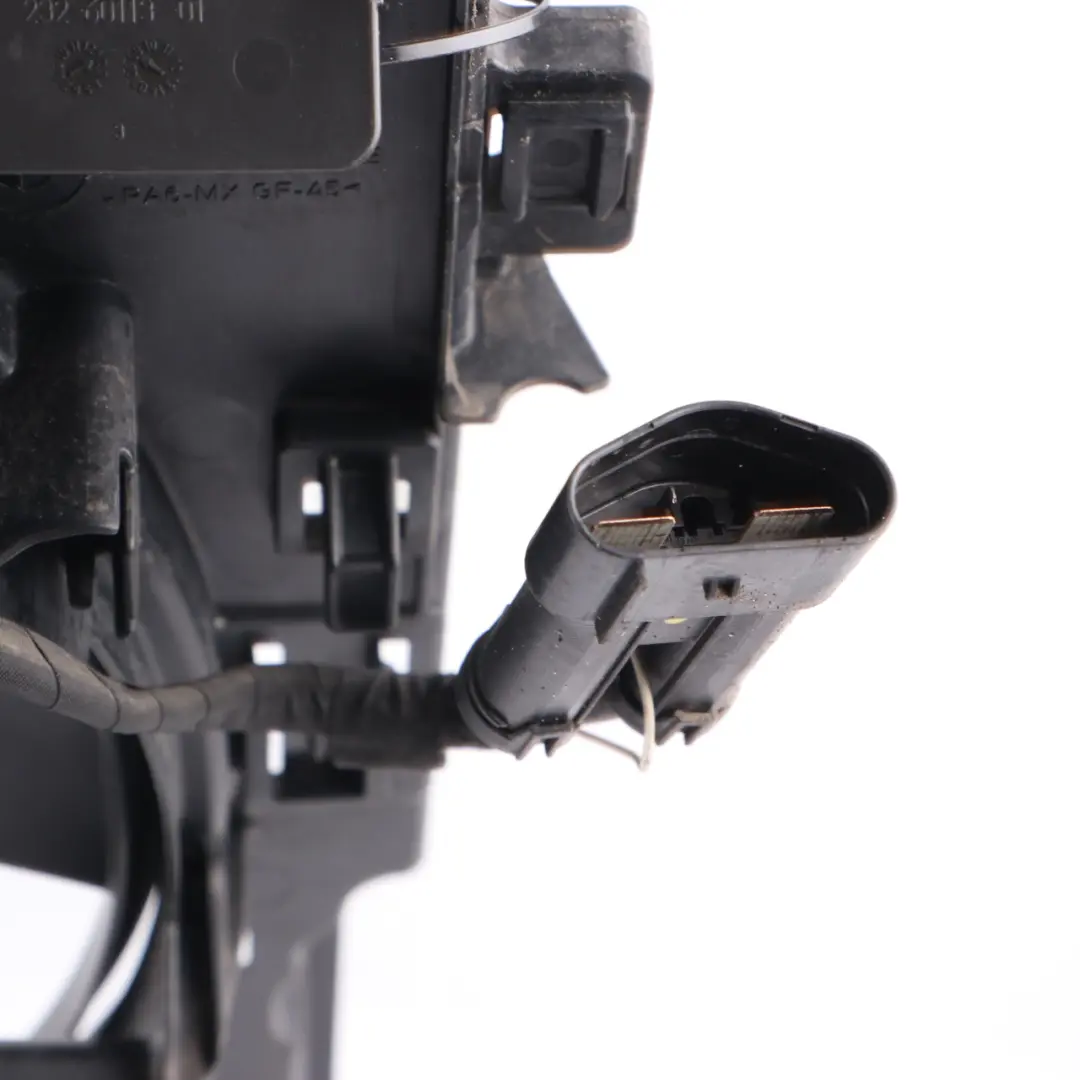 Ventola radiatore Raffreddamento motore Ventola 850W per BMW F10 F11 F12 con numero di parte 7647652 BMW F10 F11 F12 Ventola radiatore Raffreddamento motore Ventola 850W - SKU 7647652 - Numero di parte 7647652