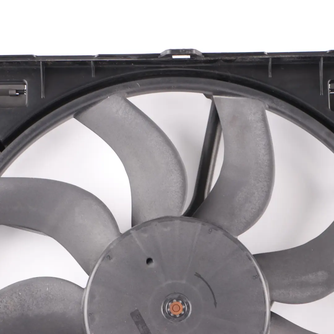  Radiator Fan BMW F10 F11 F12 Engine Cooling Radiator Fan Shroud 850W - SKU 7647652 - Part number 7647652