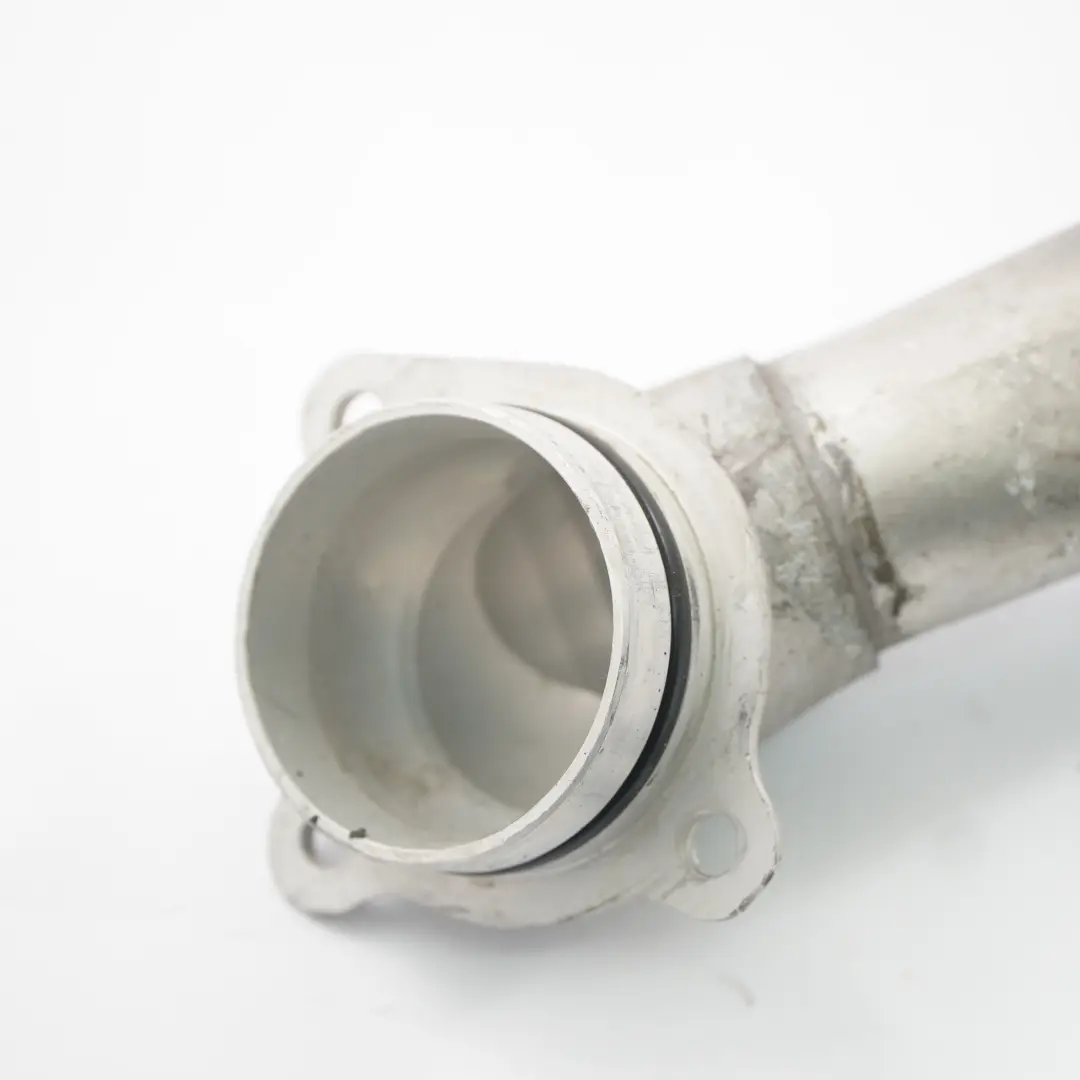 M135iX F30 335iX Tubo dell'acqua del motore Linea del tubo per BMW F20 LCI con numero di parte 7649301 BMW F20 LCI M135iX F30 335iX Tubo dell'acqua del motore Linea del tubo - SKU 7649301 - Numero di parte 7649301