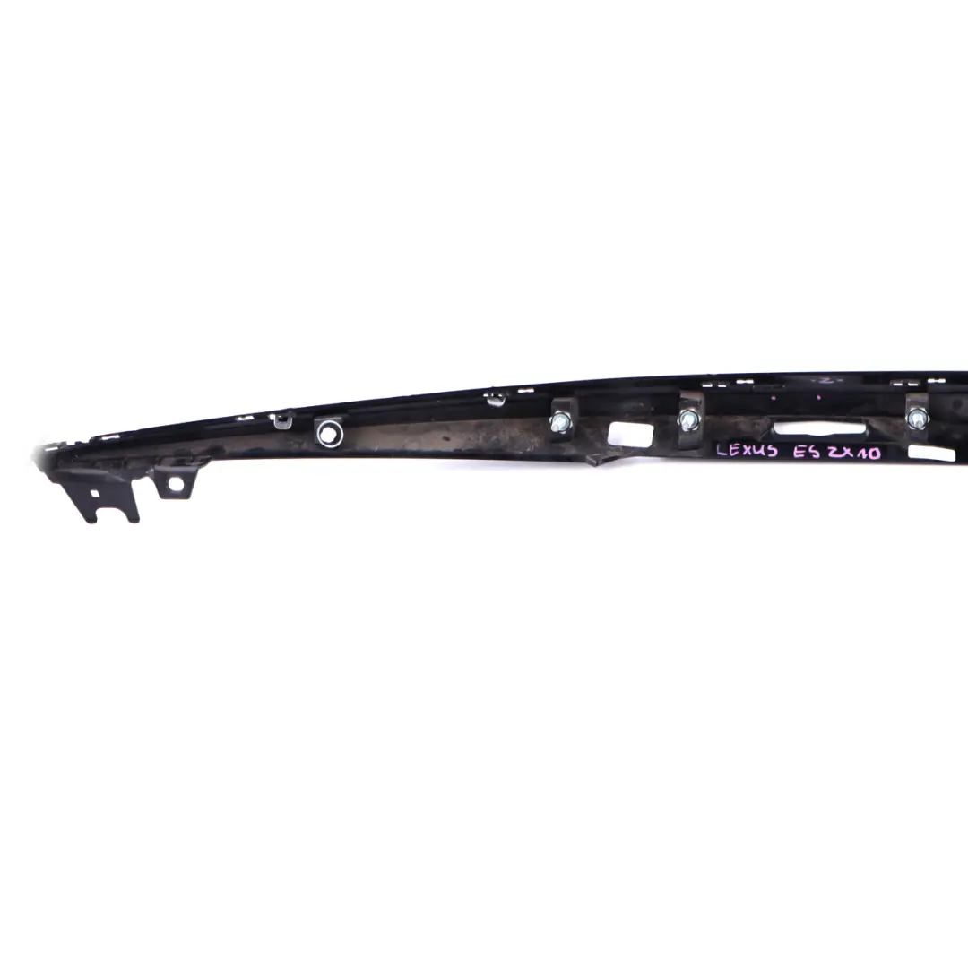 Lexus ES ZX10 Poignée Couvercle Lampe Plaque Arrière Coffre - SKU 76811-33320 - Numéro de pièce 76811-33320