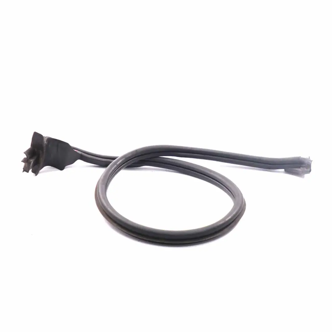 Door Seal Left Right N/O/S Window Rubber Gasket to Renault Trafic Rear with Part number 7700313526 Renault Trafic Rear Door Seal Left Right N/O/S Window Rubber Gasket - SKU 7700313526 - Part number 7700313526