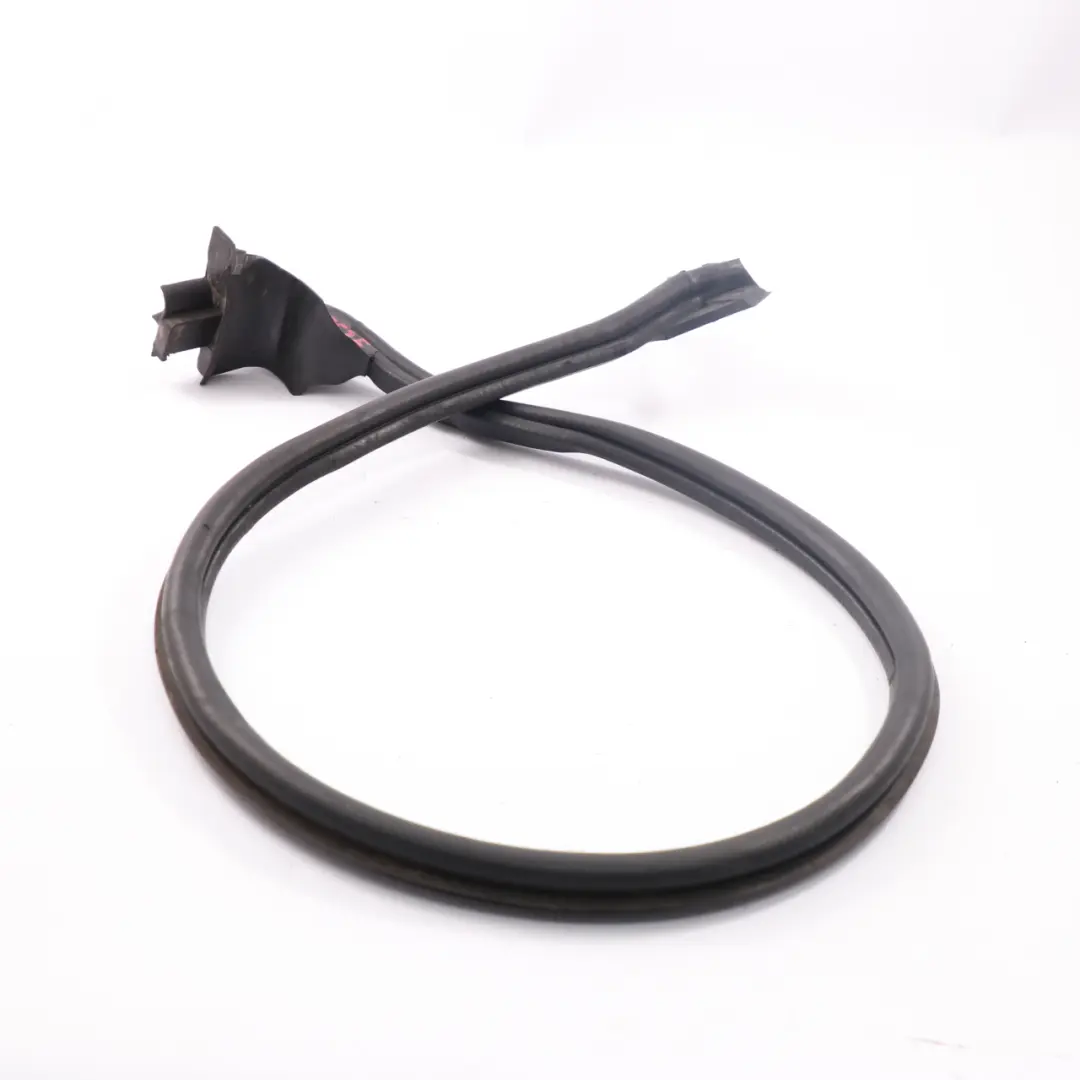 Door Seal Left Right N/O/S Window Rubber Gasket to Renault Trafic Rear with Part number 7700313526 Renault Trafic Rear Door Seal Left Right N/O/S Window Rubber Gasket - SKU 7700313526 - Part number 7700313526