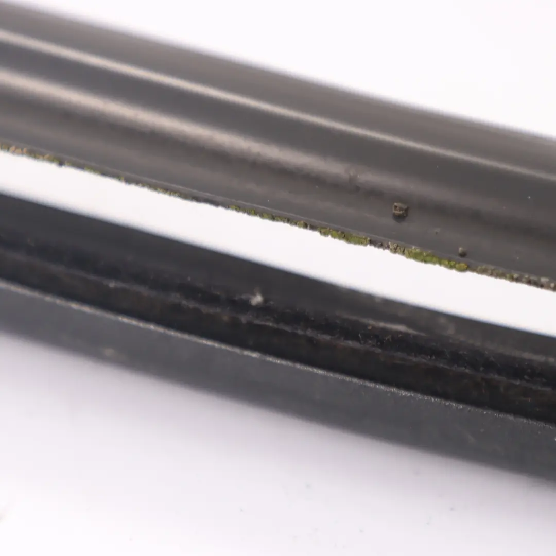 Joint de vitre Porte Latérale Arrière Gauche Joint de vitre pour Renault Master II à propos du numéro de pièce 7700351231 Renault Master II Joint de vitre Porte Latérale Arrière Gauche Joint de vitre - SKU 7700351231 - Numéro de pièce 7700351231