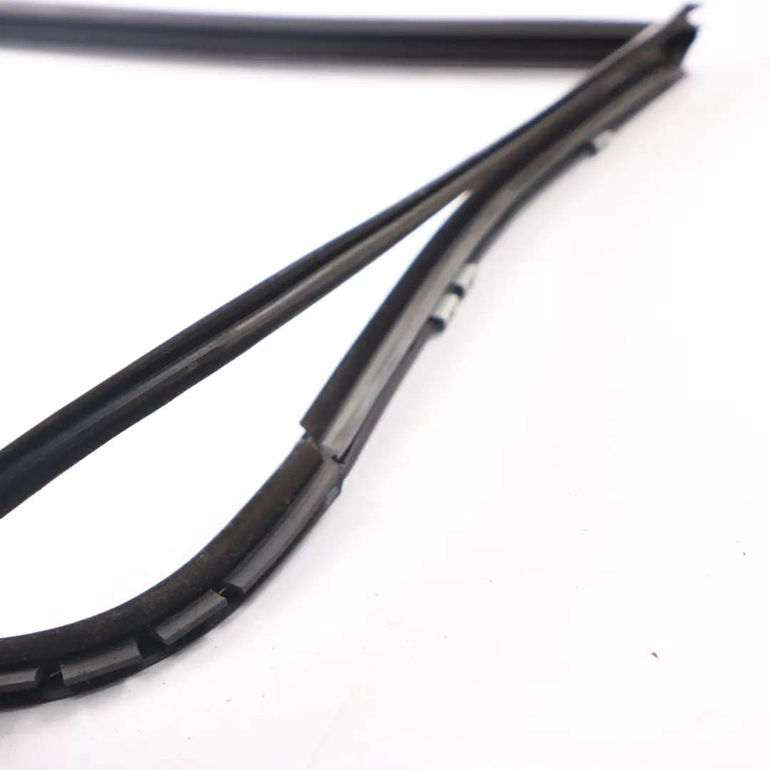  Window Seal Renault Master II Side Door Rear Right O/S Window Rubber Gasket Seal - SKU 7700351232 - Part number 7700351232
