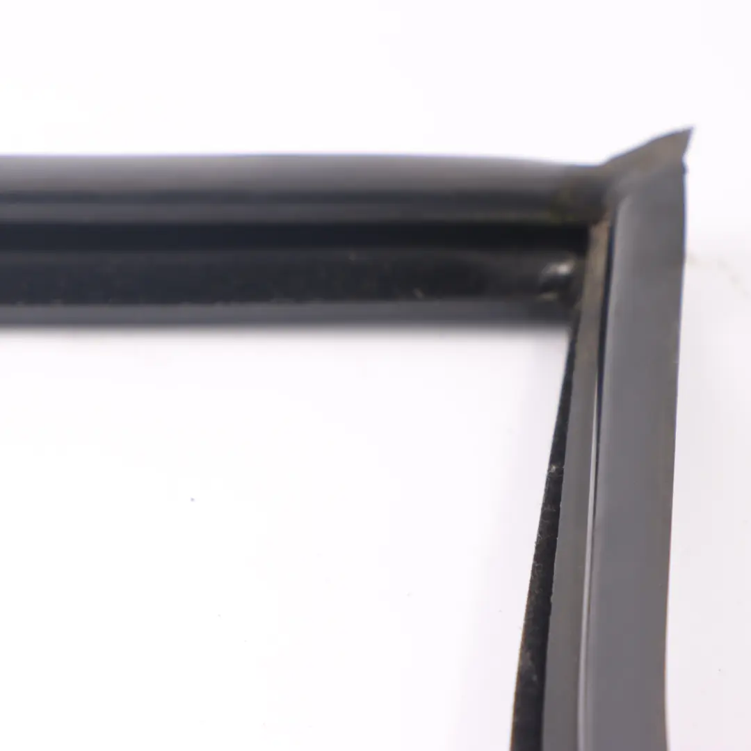 Window Seal Renault Master II Side Door Rear Right O/S Window Rubber Gasket Seal to with Part number 7700351232 Window Seal Renault Master II Side Door Rear Right O/S Window Rubber Gasket Seal - SKU 7700351232 - Part number 7700351232