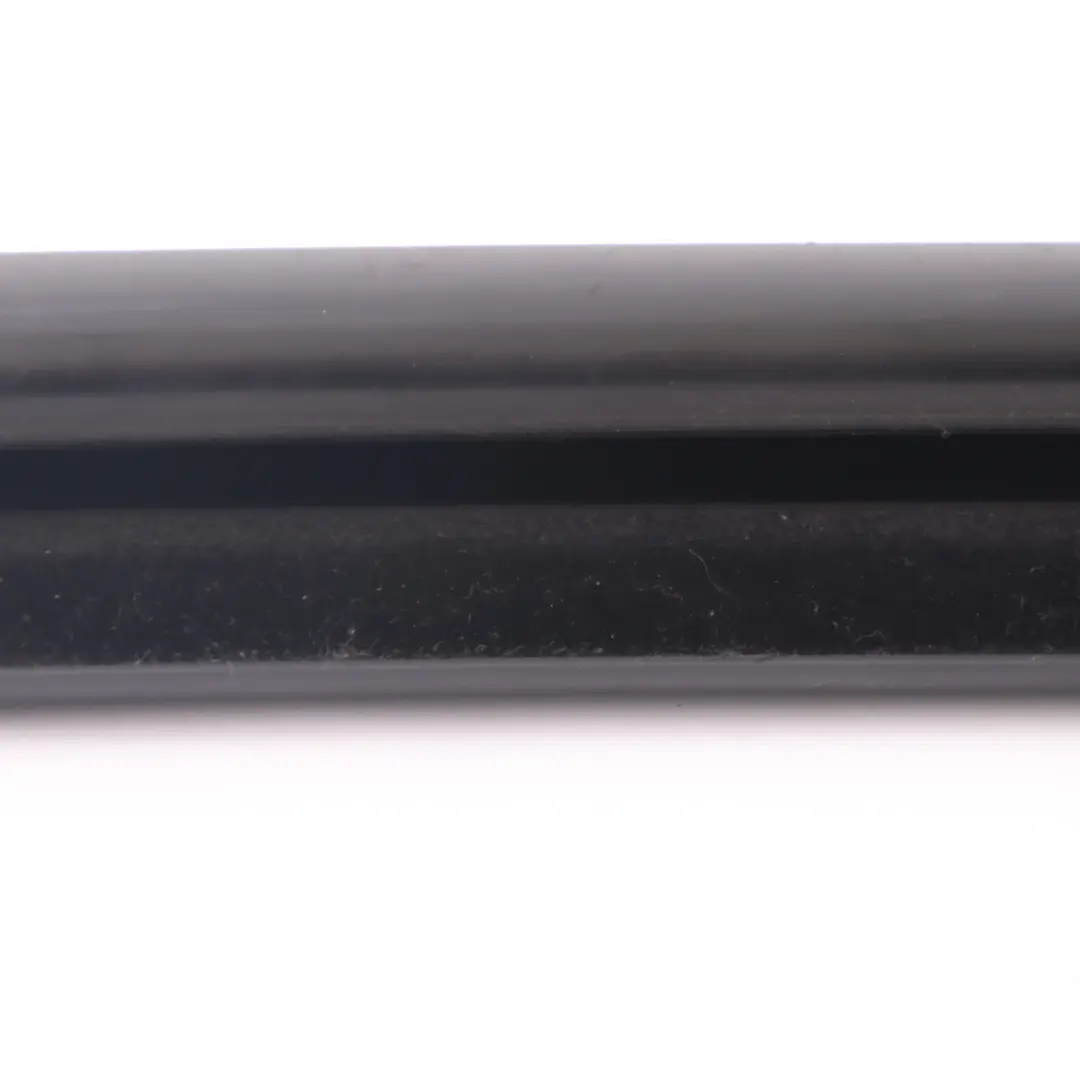 Window Seal Renault Master II Side Door Rear Right O/S Window Rubber Gasket Seal to with Part number 7700351232 Window Seal Renault Master II Side Door Rear Right O/S Window Rubber Gasket Seal - SKU 7700351232 - Part number 7700351232