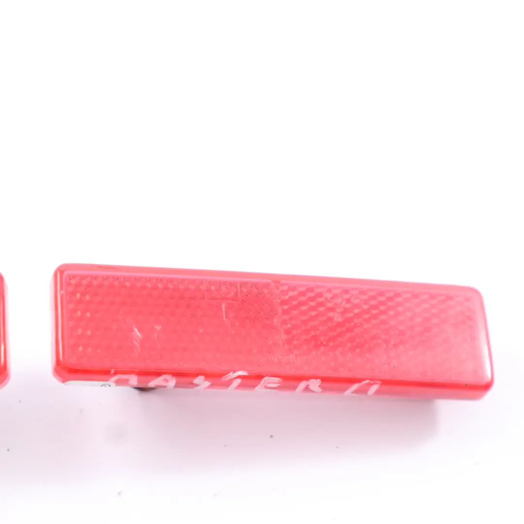 Bumper Reflector Renault Trafic III Vauxhall Vivaro B Rear Light to with Part number 7700353184 Bumper Reflector Renault Trafic III Vauxhall Vivaro B Rear Light - SKU 7700353184 - Part number 7700353184