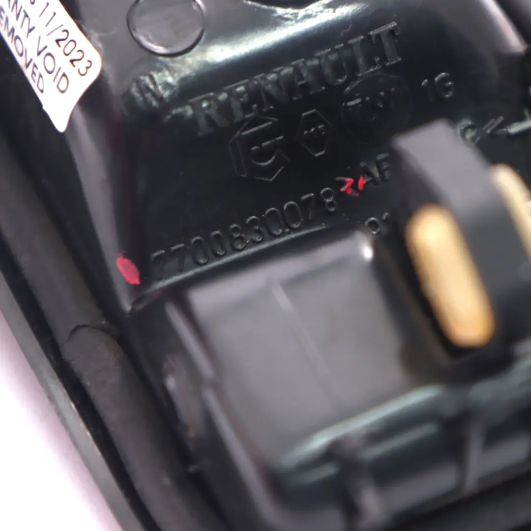 Poignée de porte Renault Master II Intérieur avant gauche 7700830078 pour à propos du numéro de pièce 7700353282 Poignée de porte Renault Master II Intérieur avant gauche 7700830078 - SKU 7700353282 - Numéro de pièce 7700353282