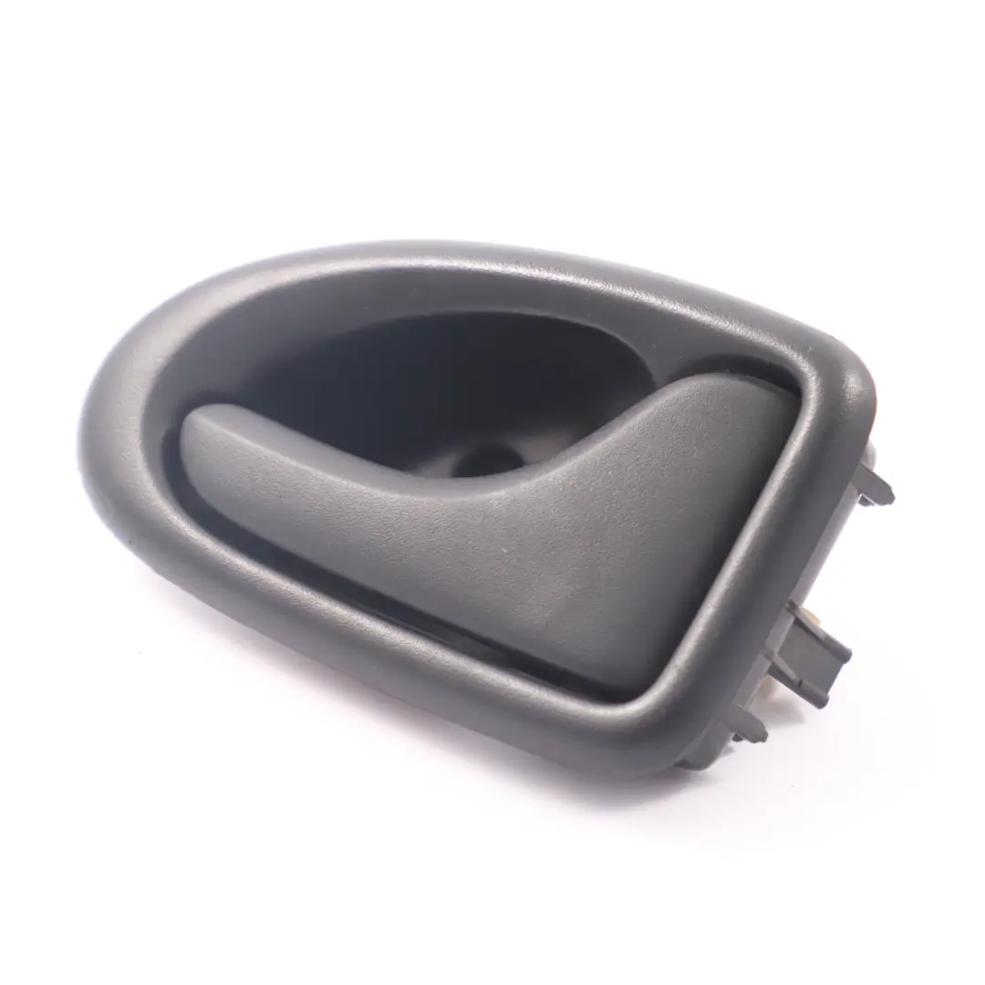 Tirador Puerta Renault Master II Interior Delantero Derecho 7700830079 para con número de pieza 7700353283 Tirador Puerta Renault Master II Interior Delantero Derecho 7700830079 - SKU 7700353283 - Número de pieza 7700353283