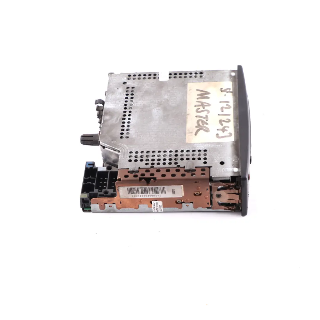 Radio Stereo CD Player Head Unit to Renault Master Trafic with Part number 7700433948 Renault Master Trafic Radio Stereo CD Player Head Unit - SKU 7700433948 - Part number 7700433948