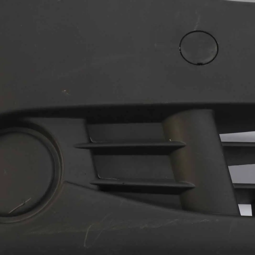 Przedni Zderzak Gruntowany do Renault Trafic II o numerze 7701066115 Renault Trafic II Przedni Zderzak Gruntowany - SKU 7701066115-1 - Numer Części 7701066115