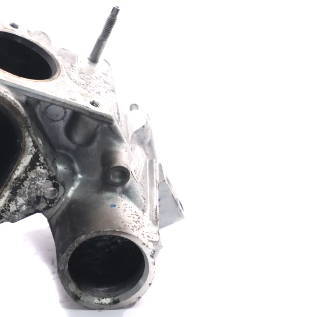 Dacia 1.5 dCi AGR Ventil Flansch für Nissan Qashqai Renault mit Teilenummer 7701070964 Nissan Qashqai Renault Dacia 1.5 dCi AGR Ventil Flansch - SKU 7701070964 - Teilenummer 7701070964