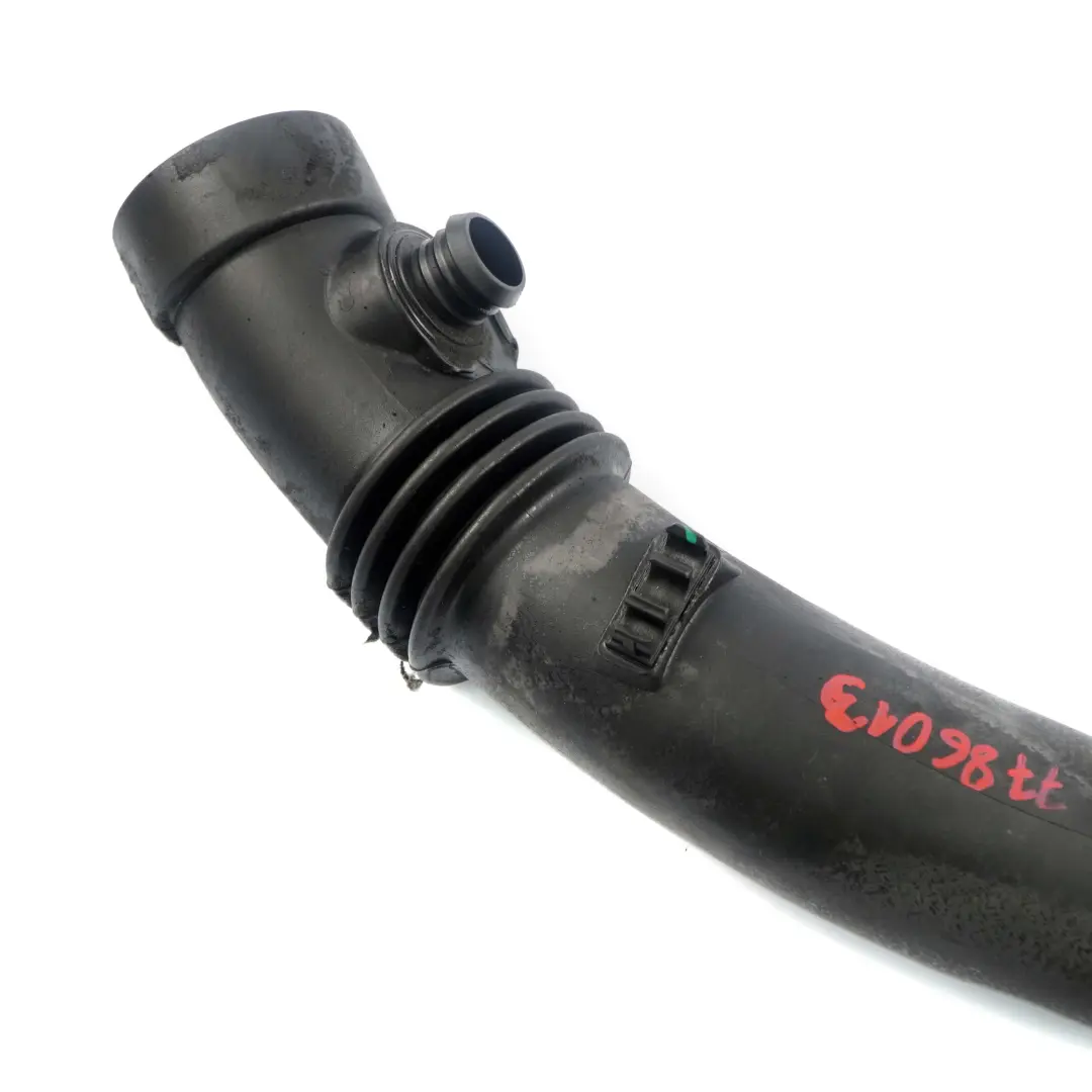 M57N Tubo aria filtrata per turbocompressore per BMW 5 7 X3 X5 E53 E60 E83 con numero di parte 7786013 BMW 5 7 X3 X5 E53 E60 E83 M57N Tubo aria filtrata per turbocompressore - SKU 7786013 - Numero di parte 7786013