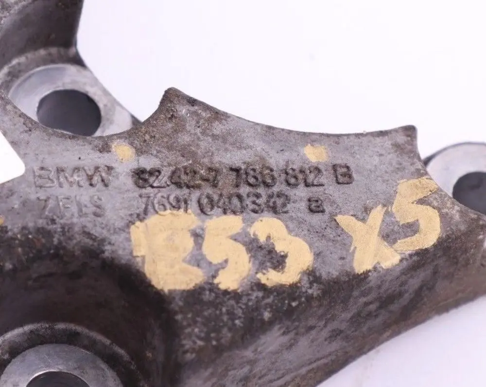 M62 Petrol Supporting Mount Power Steering Pump Bracket to BMW X5 Series E53 with Part number 7786812 BMW X5 Series E53 M62 Petrol Supporting Mount Power Steering Pump Bracket - SKU 7786812 - Part number 7786812