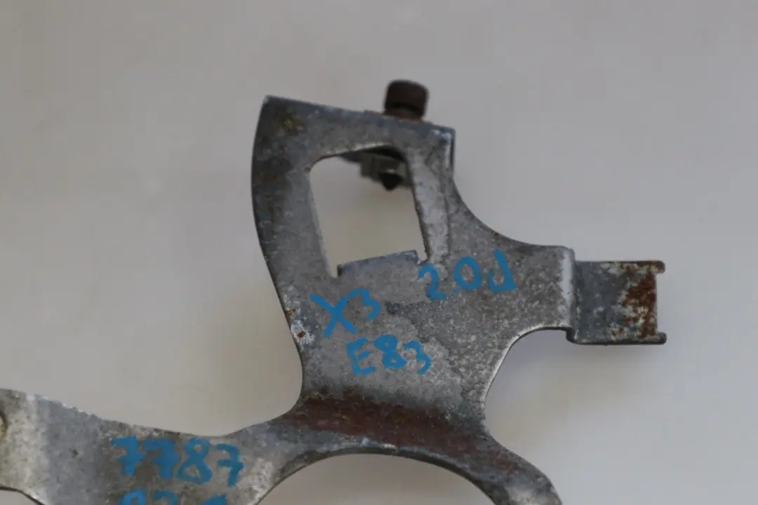 M47N2 Stützblech Lenkhilfepumpe für BMW X3 3 er E46 E83 Diesel mit Teilenummer 7787831 BMW X3 3 er E46 E83 Diesel M47N2 Stützblech Lenkhilfepumpe - SKU 7787831 - Teilenummer 7787831