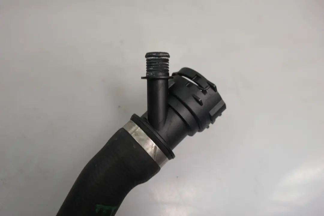 M57N Tubo di raffreddamento radiatore per BMW Serie 5 E60 E61 LCi con numero di parte 7789723 BMW Serie 5 E60 E61 LCi M57N Tubo di raffreddamento radiatore - SKU 7789723 - Numero di parte 7789723