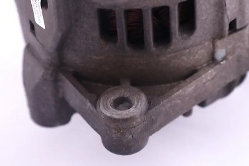 M47N M57N Alternatore Generatore 150A Valeo 1231 per BMW E46 con numero di parte 7789980 BMW E46 M47N M57N Alternatore Generatore 150A Valeo 1231 - SKU 7789980 - Numero di parte 7789980