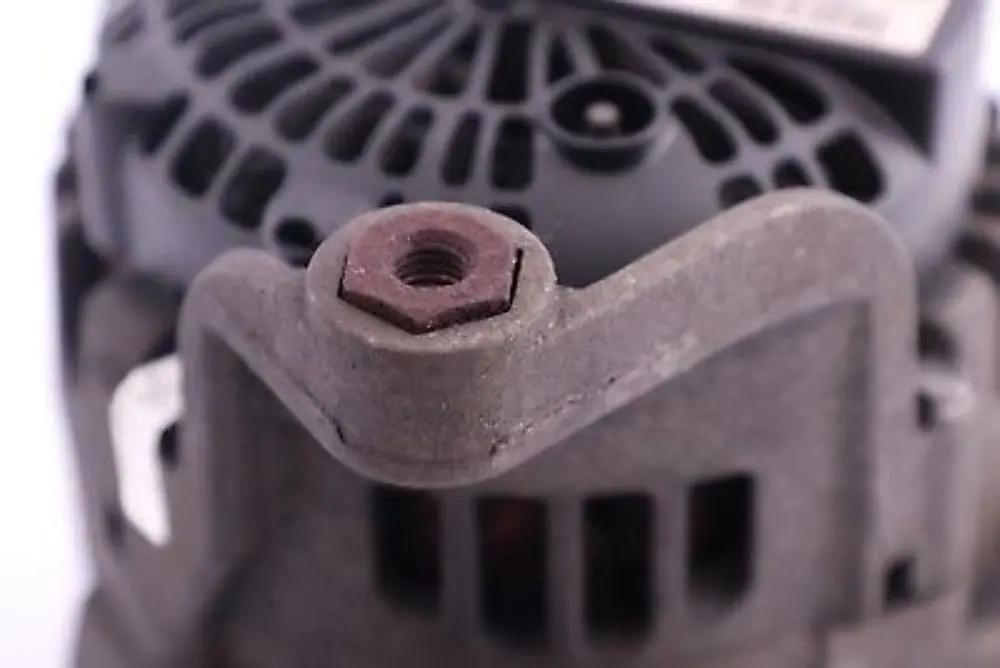 BMW E46 M47N M57N Alternator 150A Valeo - SKU 7789980 - Numer Części 7789980