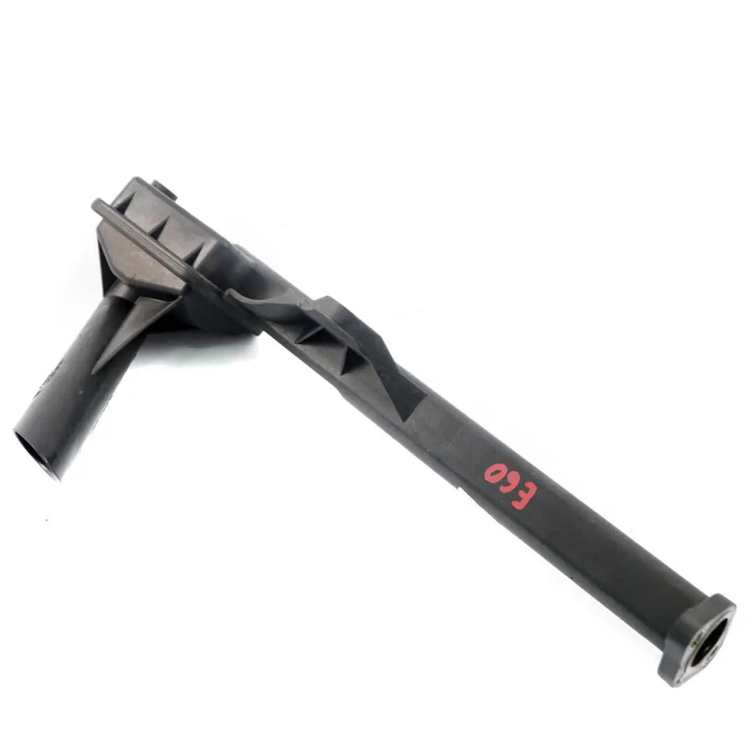 M57N Tuyau de récupération d'huile du carter avec joint pour BMW E60 E61 E65 à propos du numéro de pièce 7790058 BMW E60 E61 E65 M57N Tuyau de récupération d'huile du carter avec joint - SKU 7790058 - Numéro de pièce 7790058