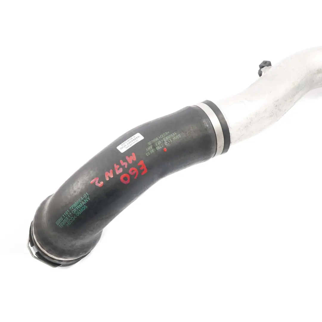 M47N2 Intercooler Hose Turbo Air Charge Pipe para BMW E60 E61 520d Diesel con número de pieza 7790090 BMW E60 E61 520d Diesel M47N2 Intercooler Hose Turbo Air Charge Pipe - SKU 7790090 - Número de pieza 7790090