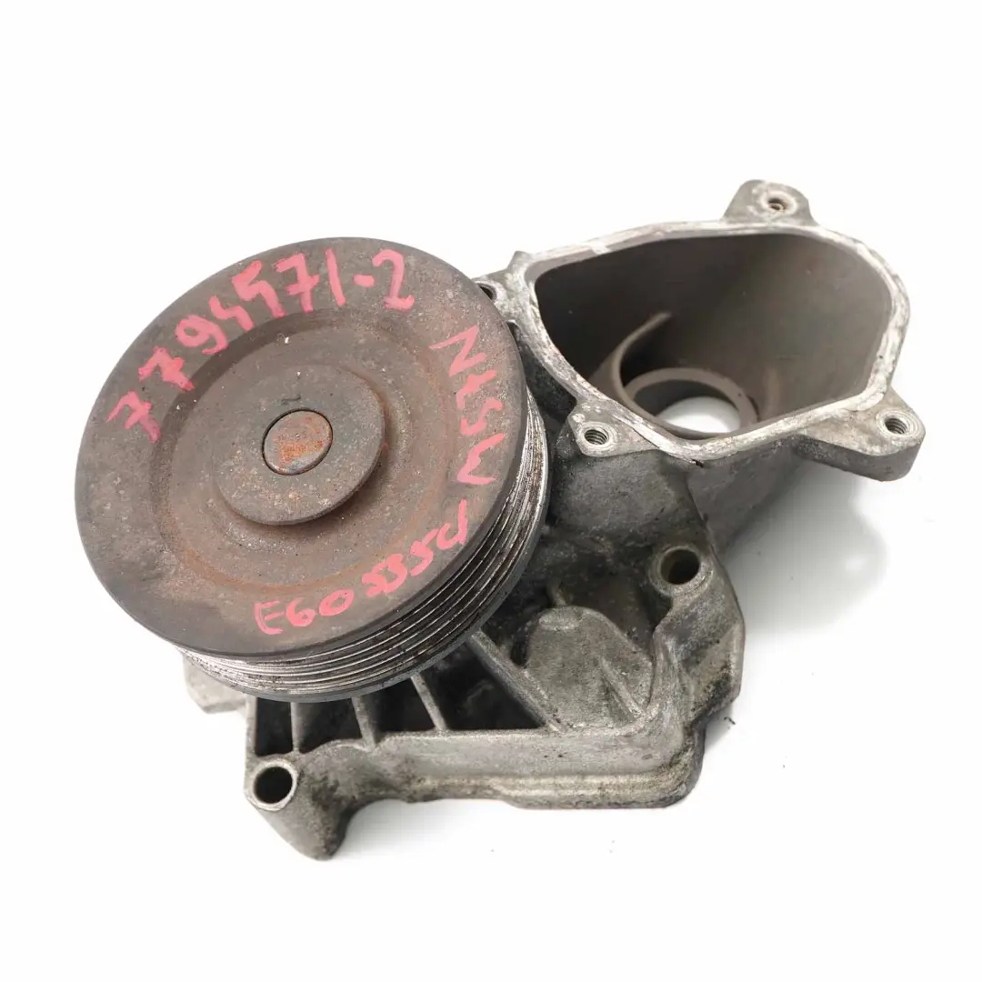 Pompa acqua refrigerante BMW X3 X5 E60 E70 E71 E87 E90 Pompa meccanica per con numero di parte 7790472 Pompa acqua refrigerante BMW X3 X5 E60 E70 E71 E87 E90 Pompa meccanica - SKU 7790472-2 - Numero di parte 7790472