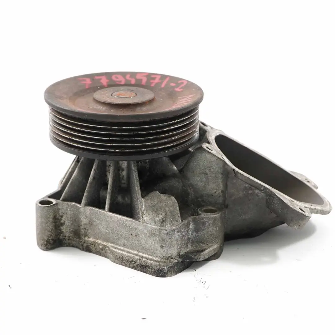 Pompe à eau BMW X3 X5 E60 E70 E71 E87 E90 Pompe mécanique pour à propos du numéro de pièce 7790472 Pompe à eau BMW X3 X5 E60 E70 E71 E87 E90 Pompe mécanique - SKU 7790472-2 - Numéro de pièce 7790472