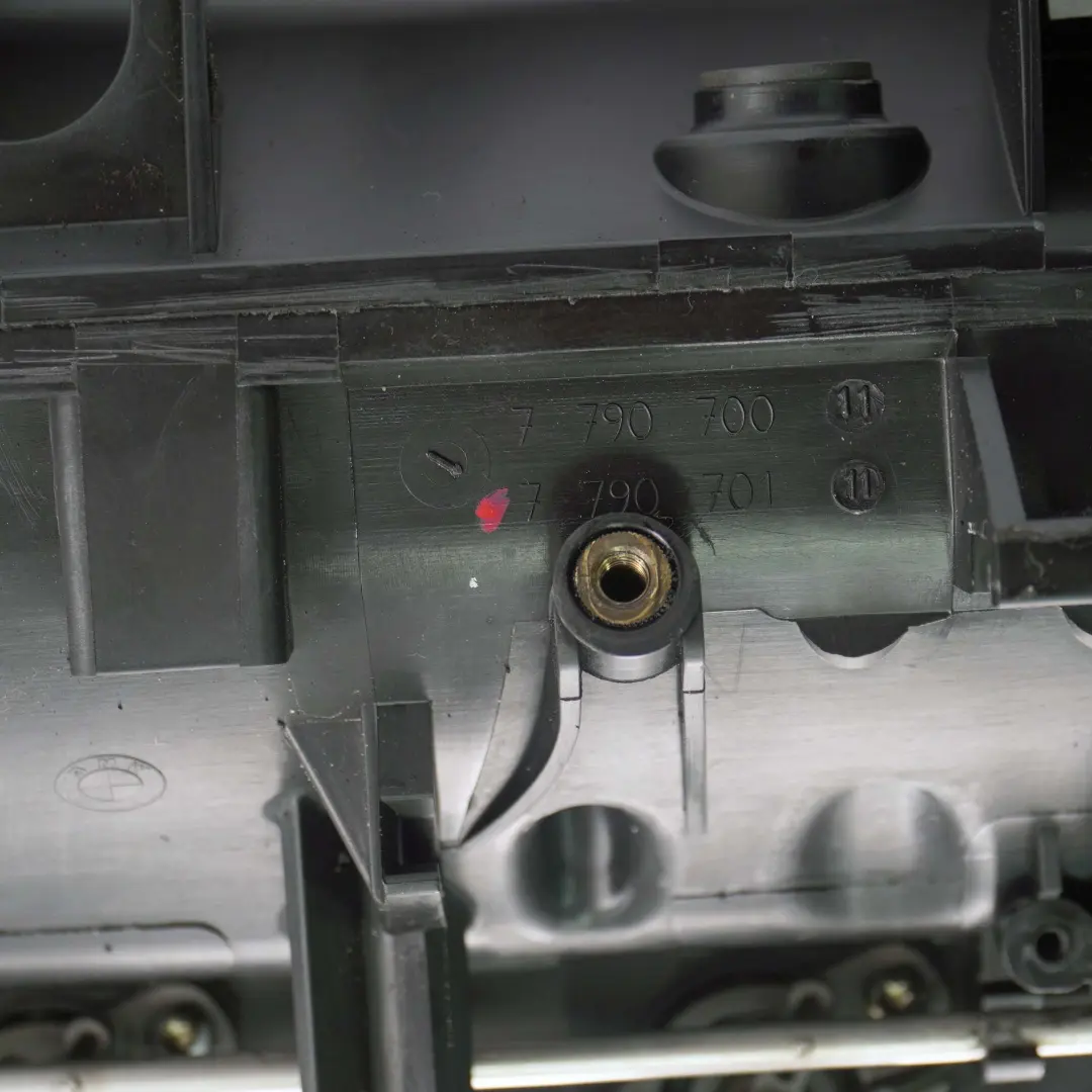 M57N2 Aspirazione Con Sistema Acceleratore per BMW E65 730d con numero di parte 7790700 BMW E65 730d M57N2 Aspirazione Con Sistema Acceleratore - SKU 7790700 - Numero di parte 7790700