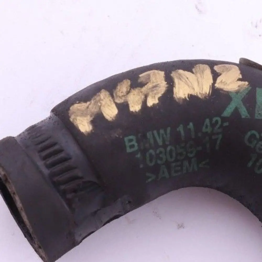 Tubo de la manguera del turbocompresor para BMW E87 E90 E91 con número de pieza 7793065 BMW E87 E90 E91 Tubo de la manguera del turbocompresor - SKU 7793065 - Número de pieza 7793065