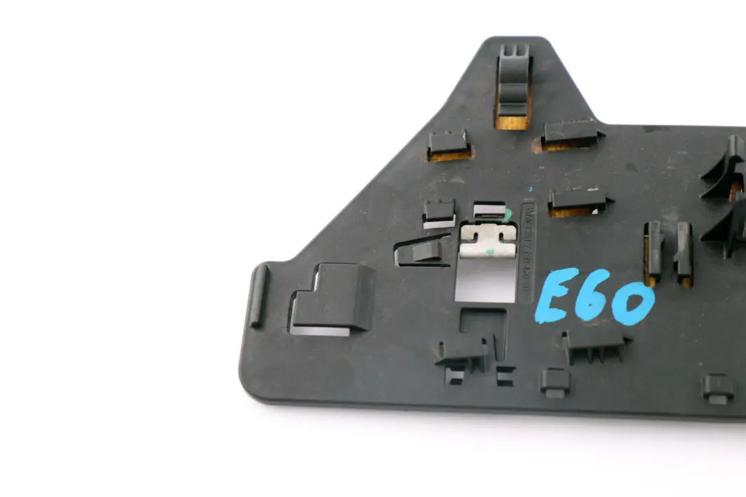 Płyta Mocująca Kable Przewody Silnika do BMW X3 E60 E61 E83 o numerze 7793417 BMW X3 E60 E61 E83 Płyta Mocująca Kable Przewody Silnika - SKU 7793417 - Numer Części 7793417