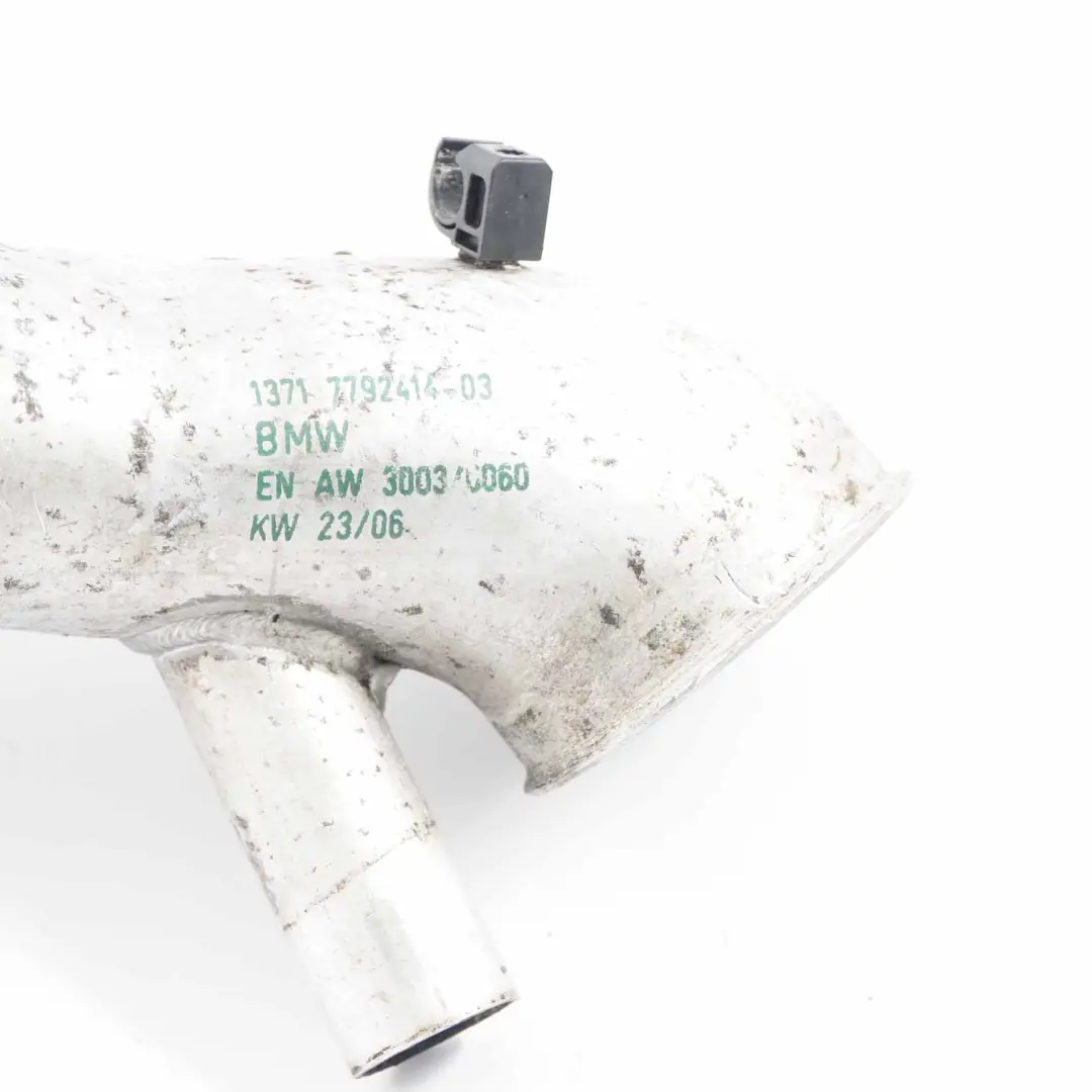 M57N Manguera Tubo Admisión Aire Filtrado para BMW E60 E61 535d con número de pieza 7793643 BMW E60 E61 535d M57N Manguera Tubo Admisión Aire Filtrado - SKU 7793643 - Número de pieza 7793643