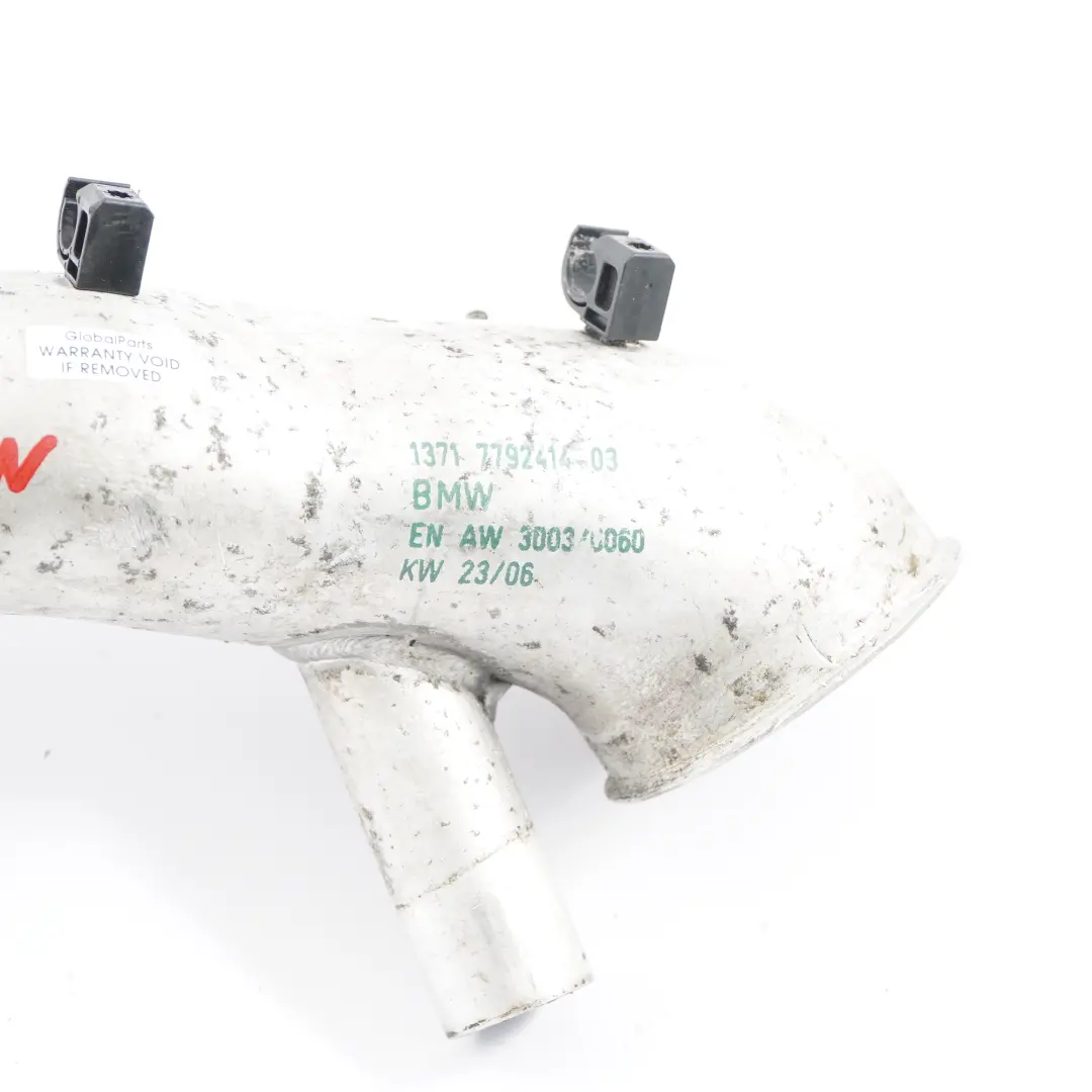 M57N Rura Dolot Powietrza do BMW E60 E61 o numerze 7793643 BMW E60 E61 M57N Rura Dolot Powietrza - SKU 7793643 - Numer Części 7793643