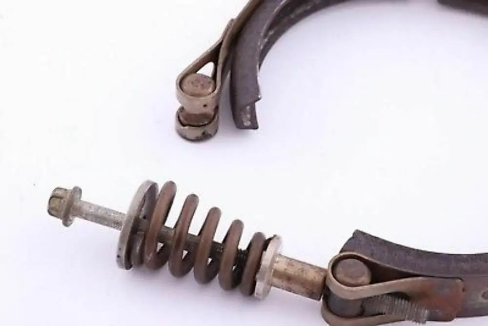  Bande Échappement BMW E60 E65 E90 E91 Diesel M57N2 Connecteur Silencieux - SKU 7793677 - Numéro de pièce 7793677