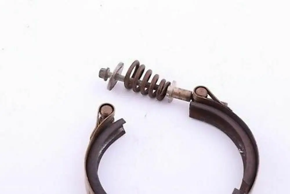 Bande Échappement BMW E60 E65 E90 E91 Diesel M57N2 Connecteur Silencieux pour à propos du numéro de pièce 7793677 Bande Échappement BMW E60 E65 E90 E91 Diesel M57N2 Connecteur Silencieux - SKU 7793677 - Numéro de pièce 7793677