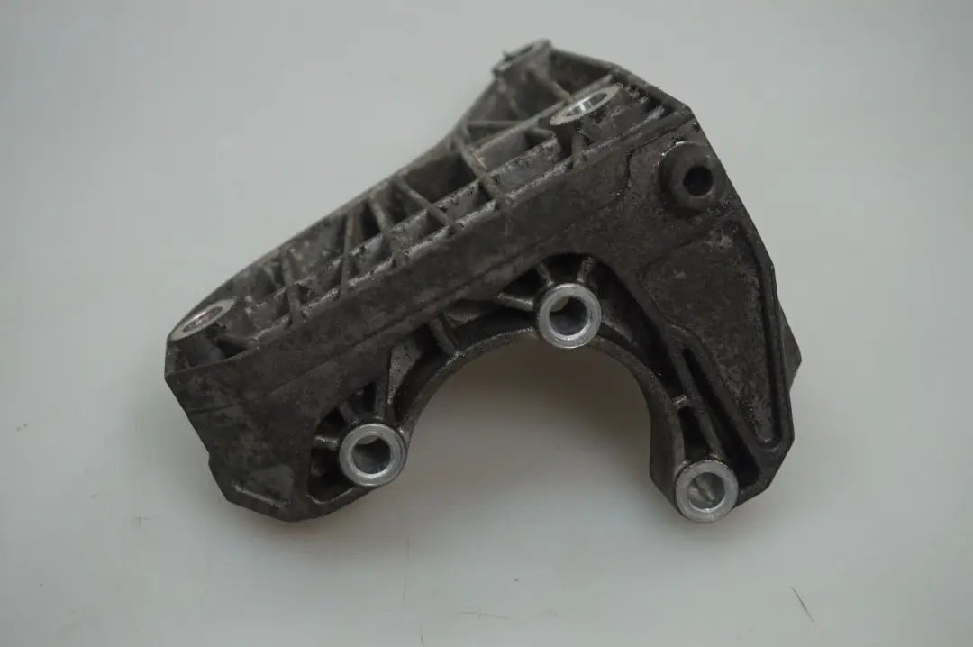 Mocowanie Uchwyt Pompy Wspomagania do BMW E87 E90 o numerze 7794455 BMW E87 E90 Mocowanie Uchwyt Pompy Wspomagania - SKU 7794455 - Numer Części 7794455