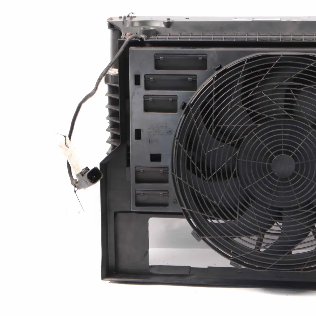 M57N2 Water Radiator Shroud Fan Engine Cooling 6946373 to BMW E65 730d with Part number 7795138 BMW E65 730d M57N2 Water Radiator Shroud Fan Engine Cooling 6946373 - SKU 7795138 - Part number 7795138