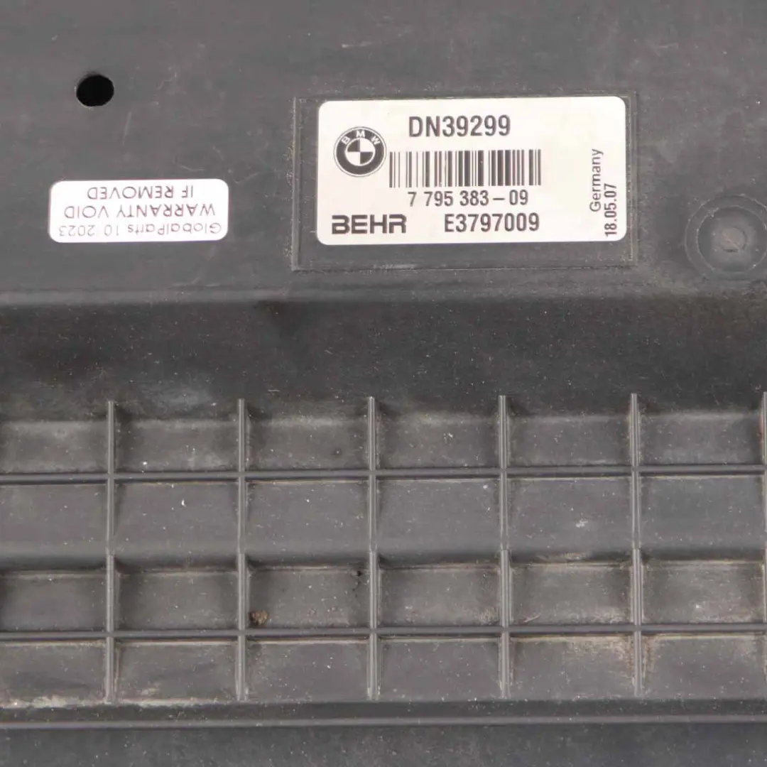 M57N2 Water Radiator Shroud Fan Engine Cooling 6946373 to BMW E65 730d with Part number 7795138 BMW E65 730d M57N2 Water Radiator Shroud Fan Engine Cooling 6946373 - SKU 7795138 - Part number 7795138