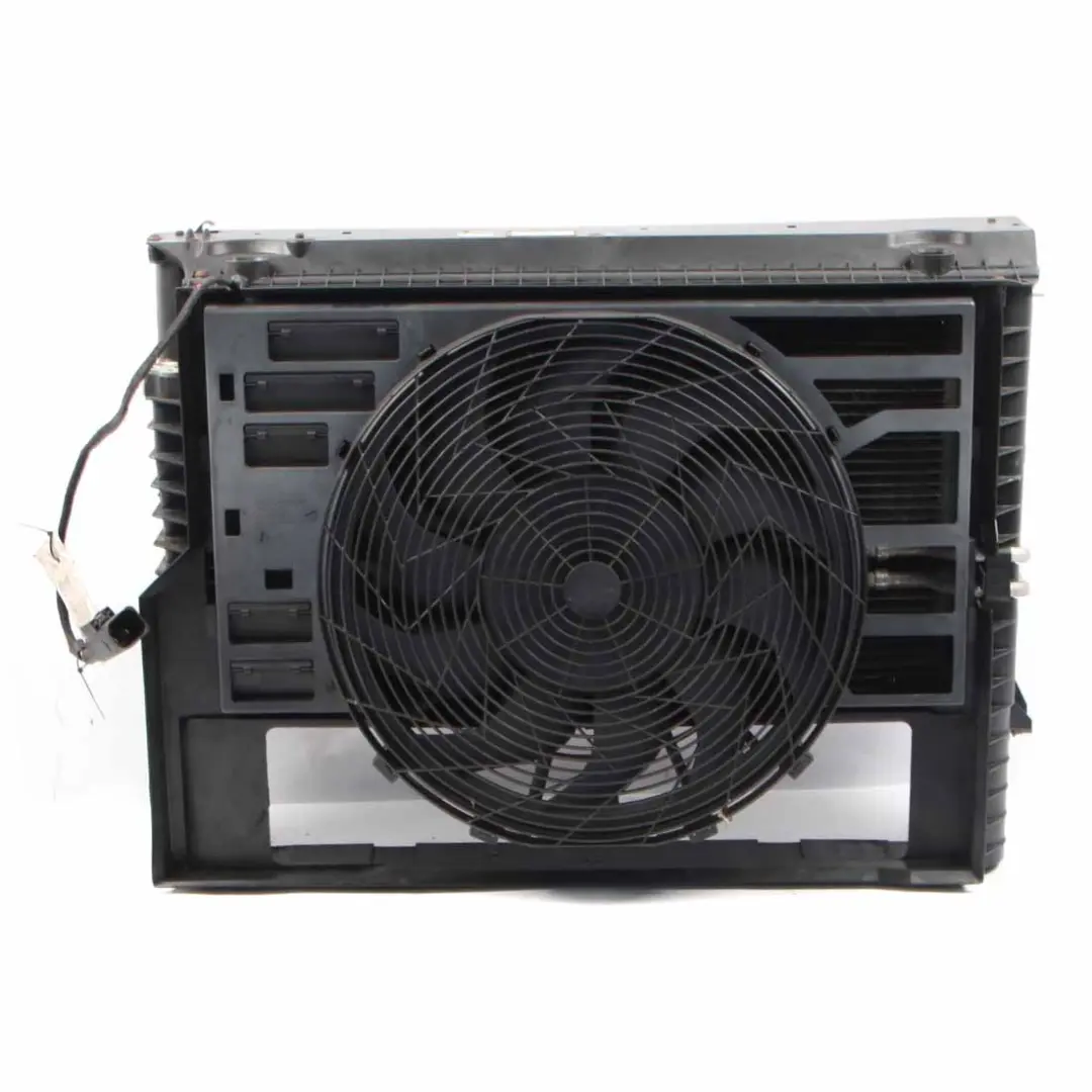 M57N2 Water Radiator Shroud Fan Engine Cooling 6946373 to BMW E65 730d with Part number 7795138 BMW E65 730d M57N2 Water Radiator Shroud Fan Engine Cooling 6946373 - SKU 7795138 - Part number 7795138
