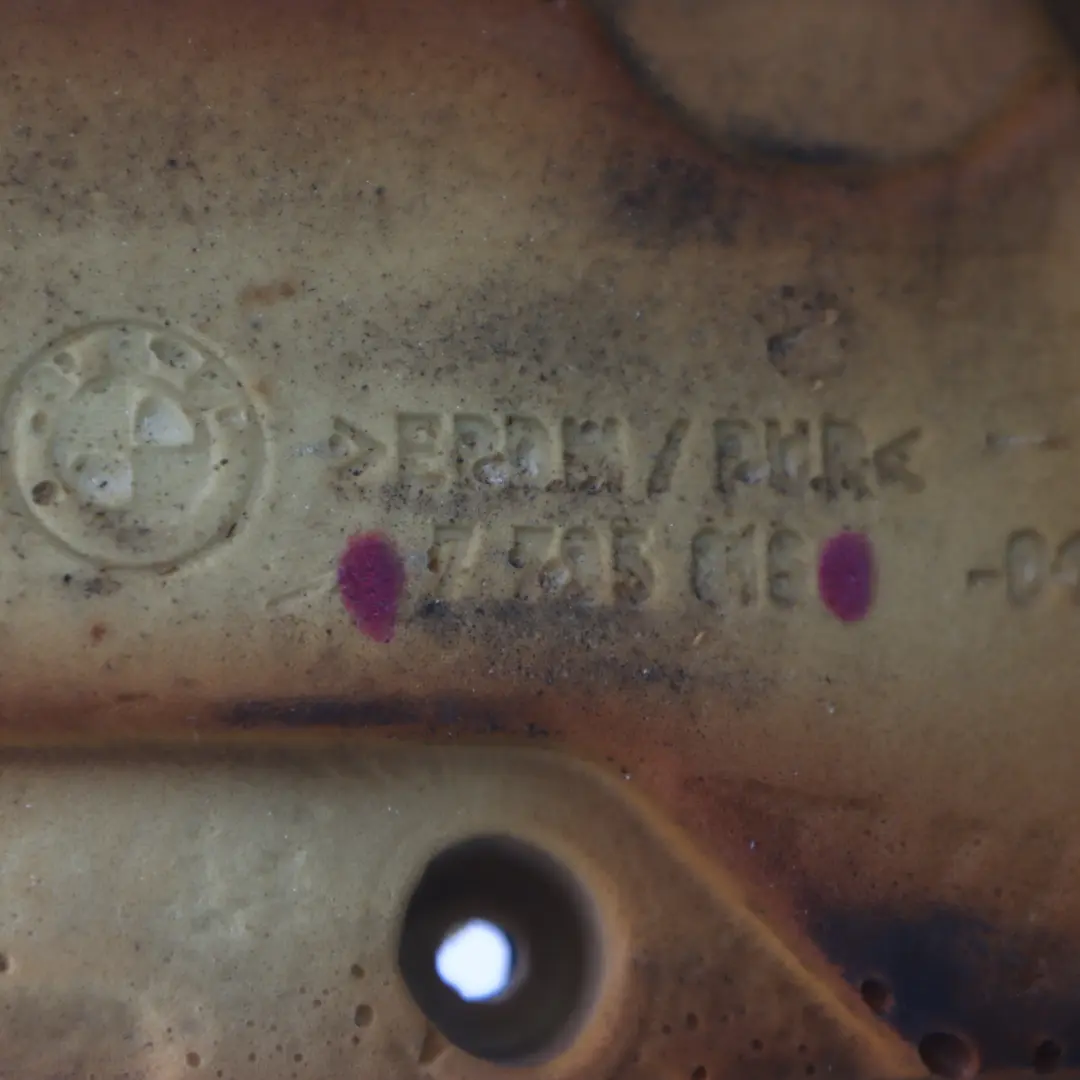 M57N2 Copertura Acustica Motore Posteriore per BMW E65 730d X5 E70 3.0d con numero di parte 7795816 BMW E65 730d X5 E70 3.0d M57N2 Copertura Acustica Motore Posteriore - SKU 7795816 - Numero di parte 7795816