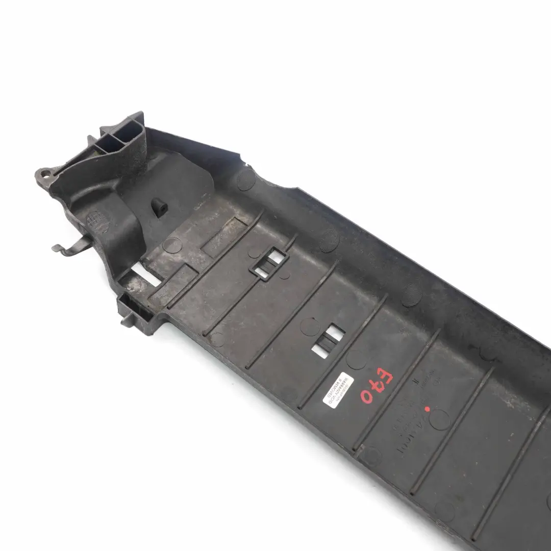 Luftführung Lüfter Halter Unten Abdeckung für BMW X5 er E70 mit Teilenummer 7795909 BMW X5 er E70 Luftführung Lüfter Halter Unten Abdeckung - SKU 7795909 - Teilenummer 7795909