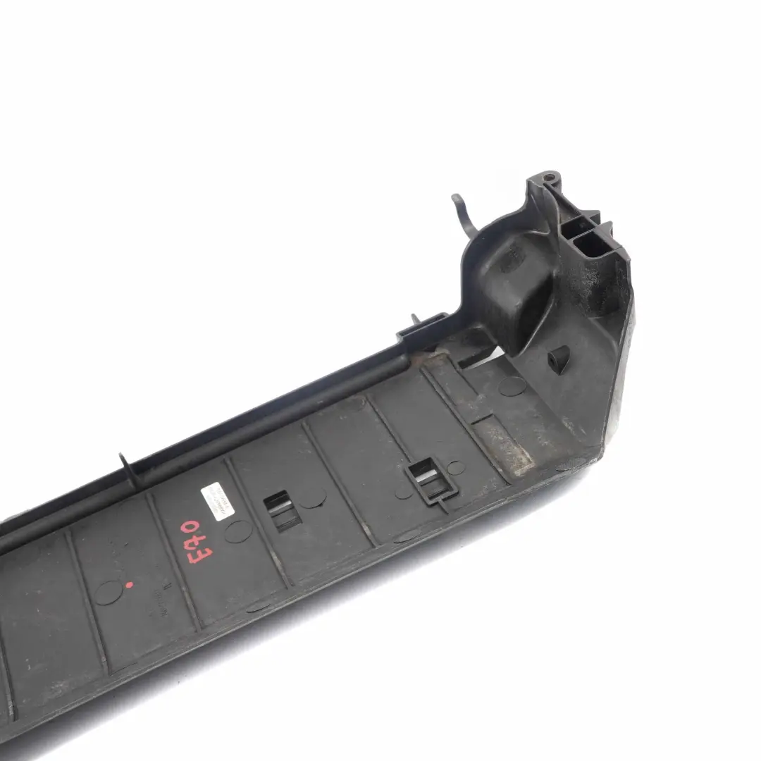 M57N2 N55 N57S Coperchio radiatorePannello inferiore per BMW E70 E71 F15 con numero di parte 7795909 BMW E70 E71 F15 M57N2 N55 N57S Coperchio radiatorePannello inferiore - SKU 7795909 - Numero di parte 7795909