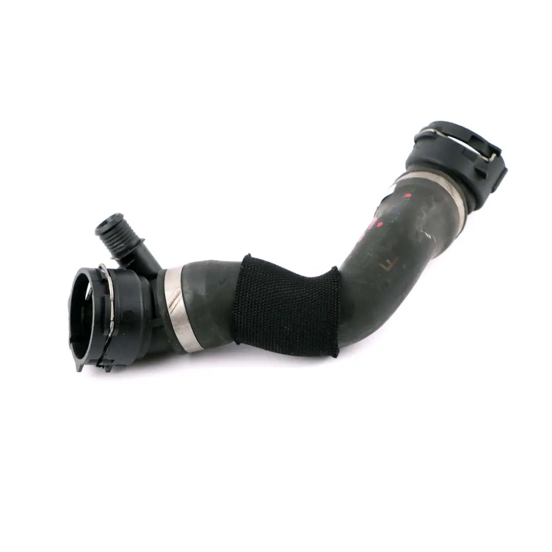 BMW E90 E91 E92 335d M57N2 Tuyau Arrosage de la Pompe a Eau du Fond du Radiateur - SKU 7796271 - Numéro de pièce 7796271