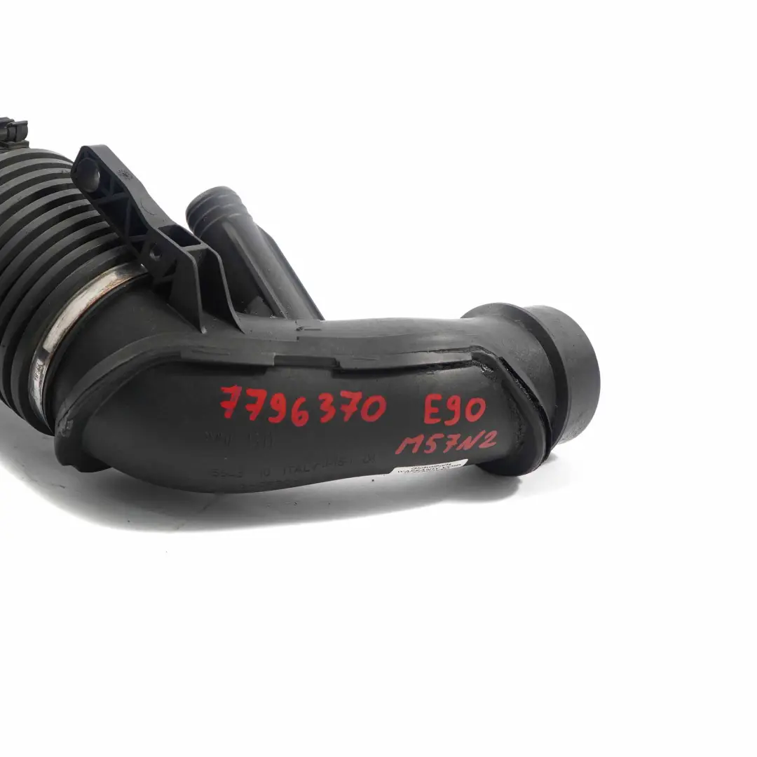M57N2 Rura Dolot Powietrza do BMW E60 E64 E90 o numerze 7796370 BMW E60 E64 E90 M57N2 Rura Dolot Powietrza - SKU 7796370 - Numer Części 7796370