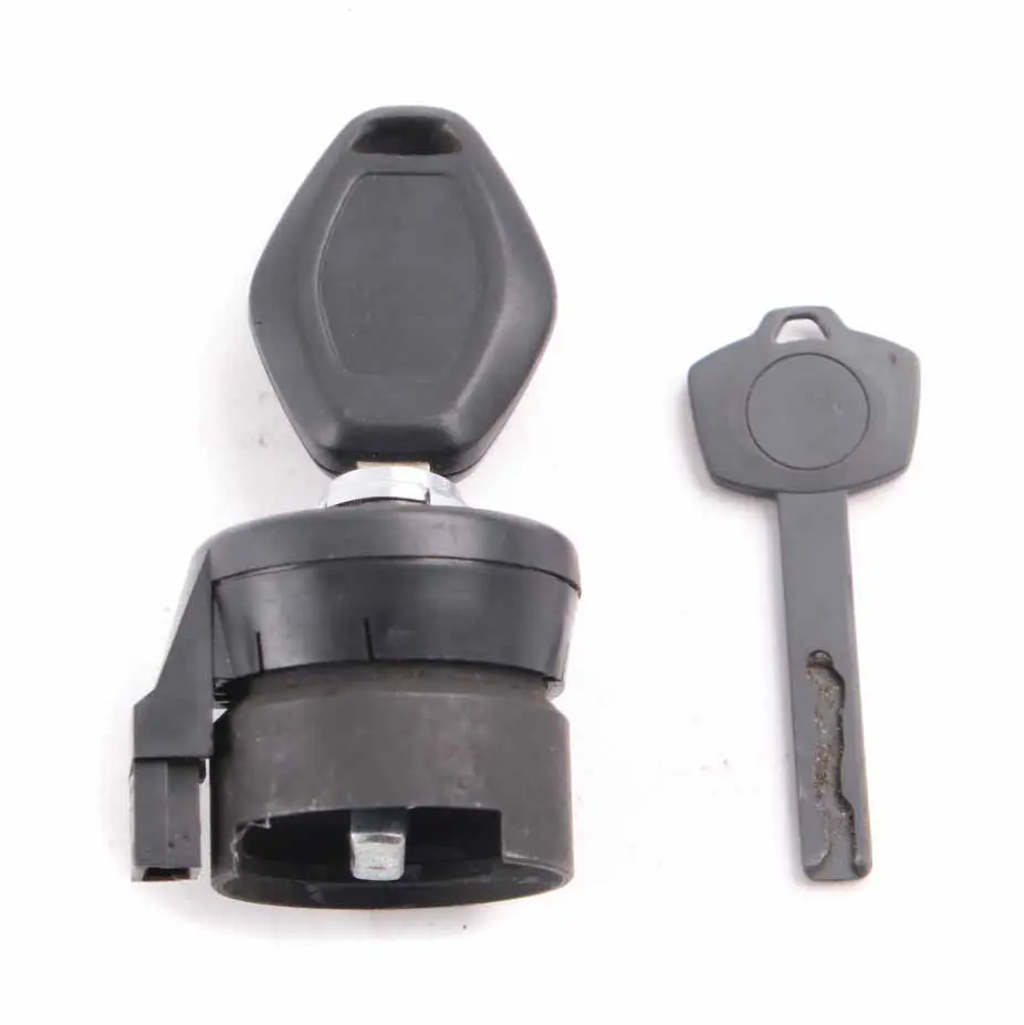 M57N Engine Control ECU DDE + CAS2 + Key Automatic to BMW E60 E61 535d with Part number 7796680 BMW E60 E61 535d M57N Engine Control ECU DDE + CAS2 + Key Automatic - SKU 7796680 - Part number 7796680