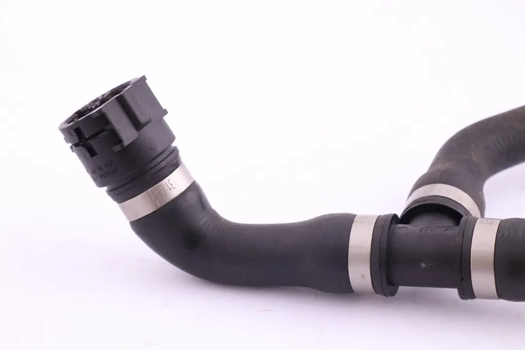 Manguera Bomba Refrigerante Depósito Cambios Enfriador Aceite para BMW E81 E82 E87N con número de pieza 7796872 BMW E81 E82 E87N Manguera Bomba Refrigerante Depósito Cambios Enfriador Aceite - SKU 7796872 - Número de pieza 7796872