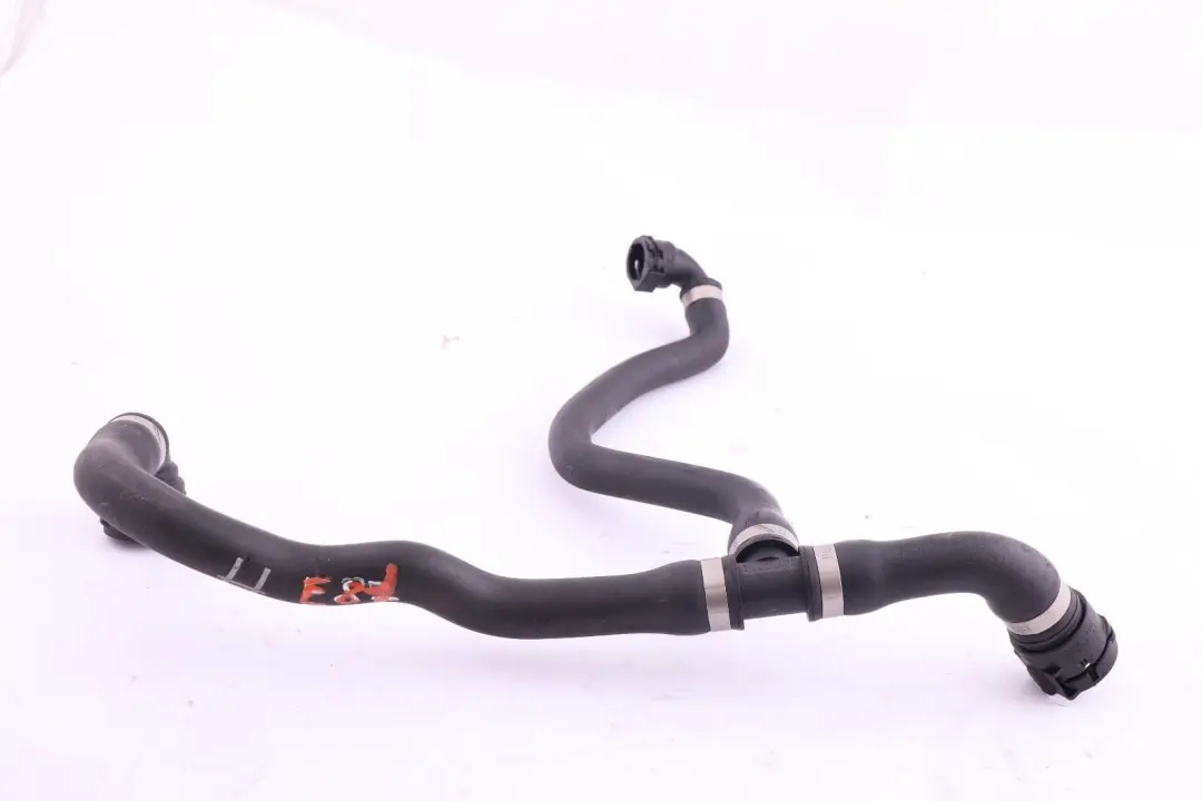 Tubo Pompa Refrigerante Serbatoio Cambio Radiatore Olio per BMW E81 E82 E87N LCI con numero di parte 7796872 BMW E81 E82 E87N LCI Tubo Pompa Refrigerante Serbatoio Cambio Radiatore Olio - SKU 7796872 - Numero di parte 7796872