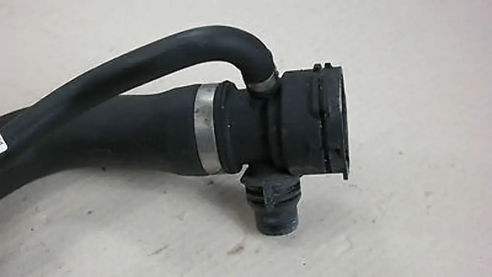 BMW 1 3 er 1 E82 E90 E91 N47 Schlauch Zylinderkopf-Kühler Oben Diesel - SKU 7797257-1 - Teilenummer 7797257
