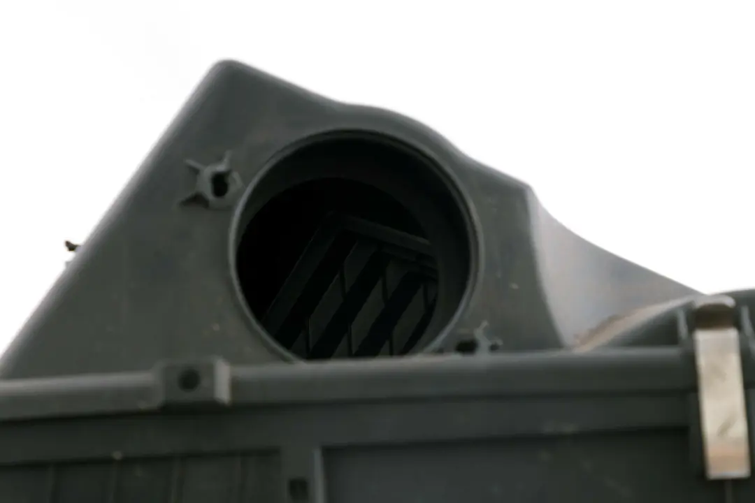 N47 Diesel Silenziatore di Aspirazione per BMW E81 E87 LCI E90 E91 con numero di parte 13717797460 BMW E81 E87 LCI E90 E91 N47 Diesel Silenziatore di Aspirazione - SKU 7797460 - Numero di parte 13717797460