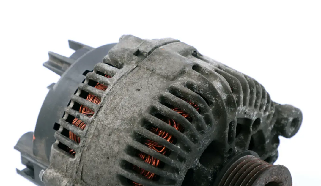 Alternator VALEO 170A do BMW E60 E61 E63 E65 E83 o numerze 7797521 BMW E60 E61 E63 E65 E83 Alternator VALEO 170A - SKU 7797521 - Numer Części 7797521