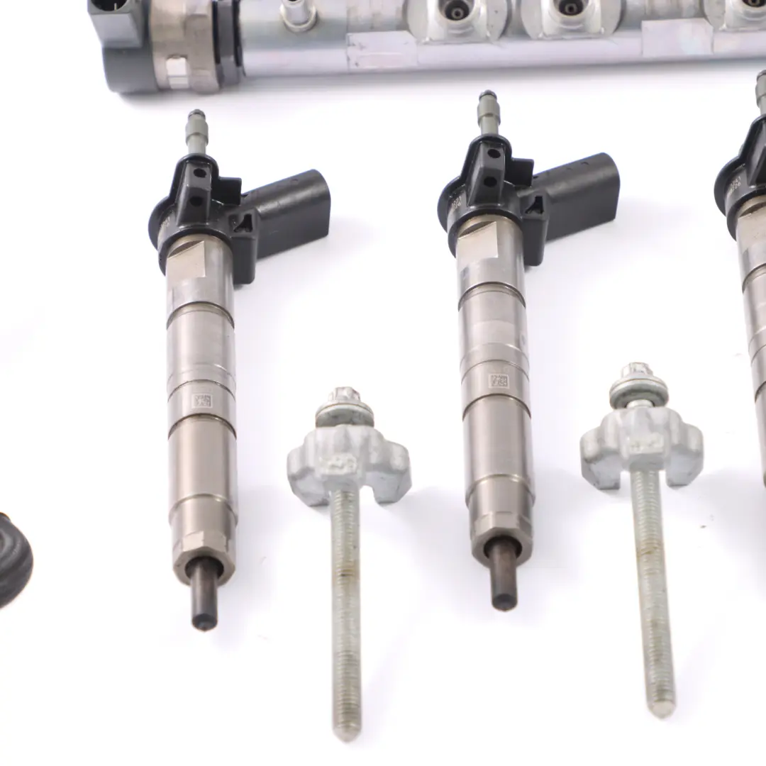 N47 Set Fuel Injector Injection System to BMW E81 E87 E90 E91 E92 120d 320d Diesel with Part number 7797877 BMW E81 E87 E90 E91 E92 120d 320d Diesel N47 Set Fuel Injector Injection System - SKU 7797877-5 - Part number 7797877