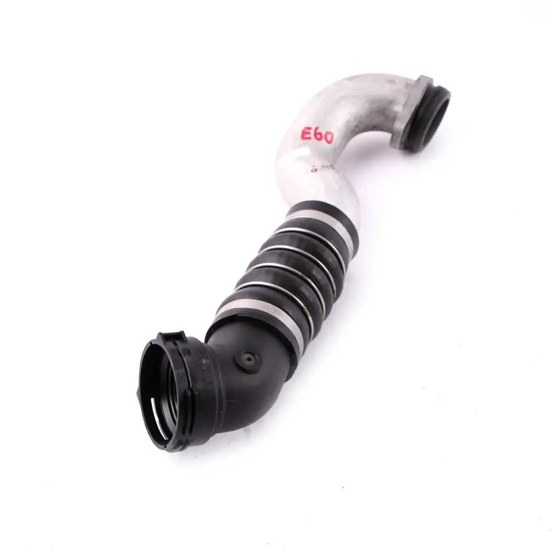 Charge Air Line Intercooler Pipe Hose para BMW E60 E61 LCI Motor Turbo con número de pieza 7798438 BMW E60 E61 LCI Motor Turbo Charge Air Line Intercooler Pipe Hose - SKU 7798438 - Número de pieza 7798438